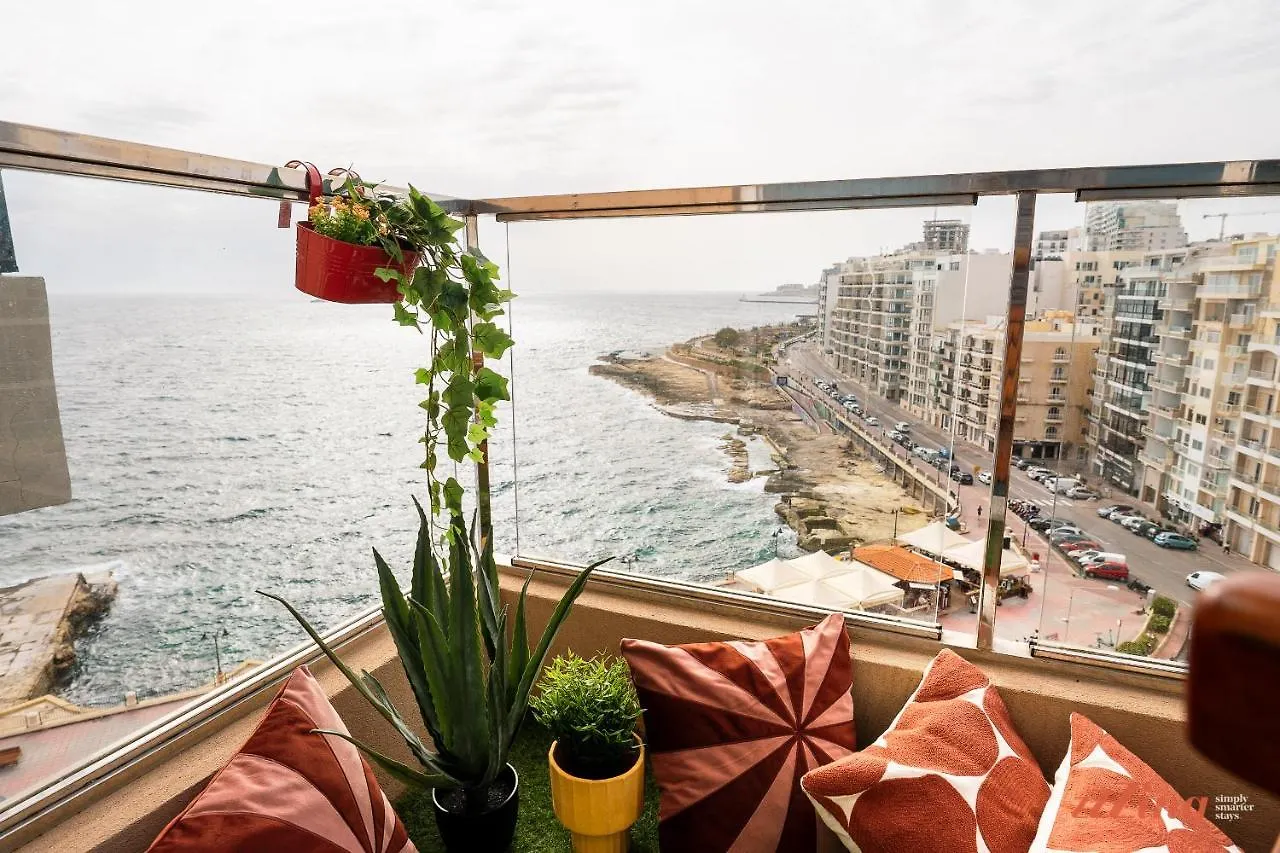 Amazing Seafront Duplex Apartment Sliema
