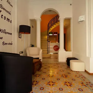 Corner Albergue